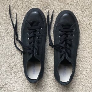 Black converse
